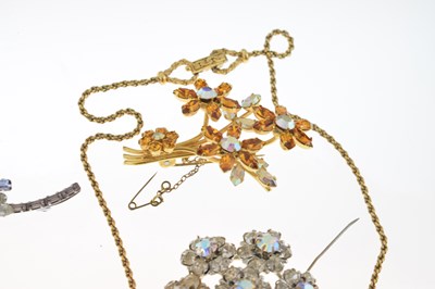 Lot 64 - Collection of costume jewellery
