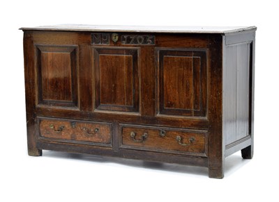 Lot 628 - Queen Anne oak mule chest