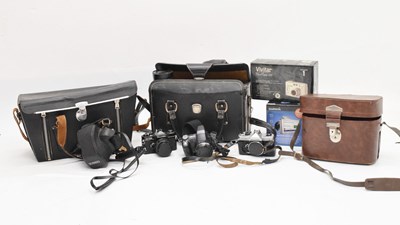 Lot 393 - Quantity of cameras and equipment