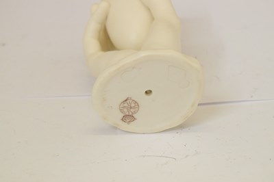 Lot 415 - Worcester hand vase