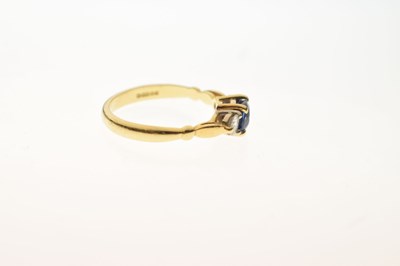 Lot 9 - 18ct gold, sapphire and diamond three-stone ring