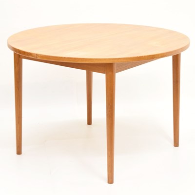 Lot 752 - Troeds Bjarnum, Sweden - Teak draw-out extending dining table