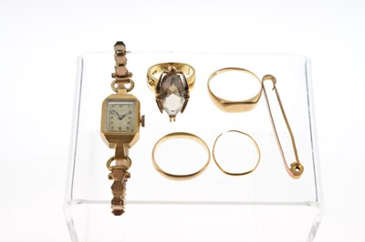 Lot 62 - Small group of gold  jewellery