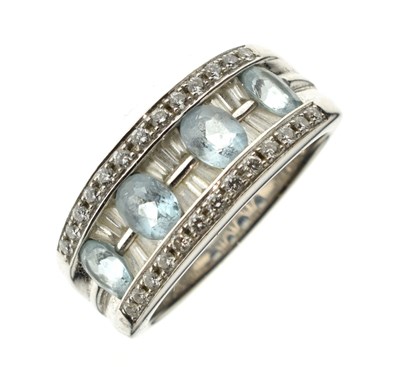 Lot 130 - Aquamarine and diamond platinum dress ring