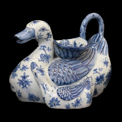 Lot 652 - Chinese reproduction blue and white duck decanter