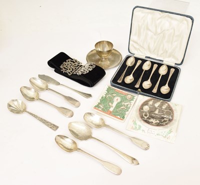 Lot 99 - Cased set of six George V silver teaspoons, silver egg cup, etc