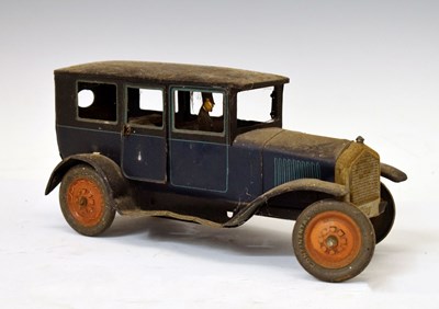 Lot 65 - Early 20th century Bing tinplate clockwork saloon motorcar/automobile