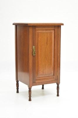 Lot 632 - Mahogany bedside cabinet