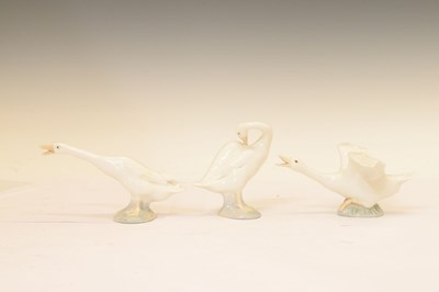 Lot 399 - Five Lladro porcelain swans