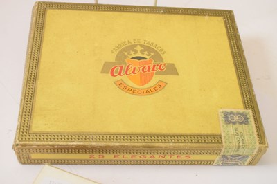 Lot 804 - Alvaro - Elegantes, one part case and a small quantity of loose cigars