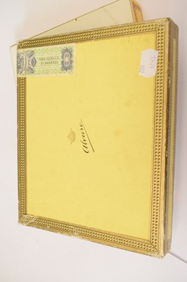 Lot 804 - Alvaro - Elegantes, one part case and a small quantity of loose cigars