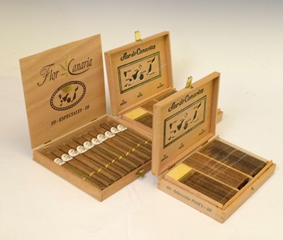 Lot 687 - Flor de Canarias - Especiales and Selection Petit's cigars