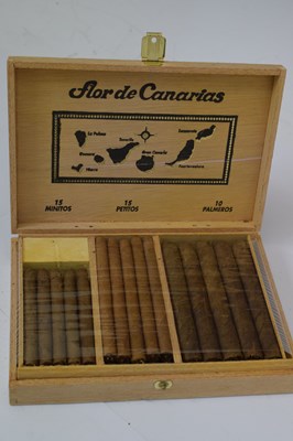 Lot 687 - Flor de Canarias - Especiales and Selection Petit's cigars