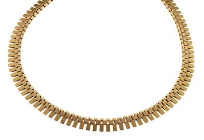 Lot 164 - French gold fringe necklace