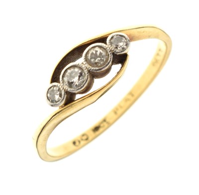 Lot 15 - Four-stone diamond ring
