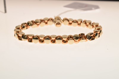 Lot 171 - Peter Wong - Italian made 18ct gold bracelet