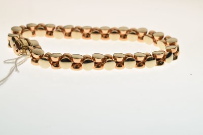 Lot 171 - Peter Wong - Italian made 18ct gold bracelet