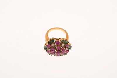 Lot 121 - Multi-gem cluster ring