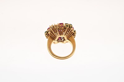 Lot 121 - Multi-gem cluster ring