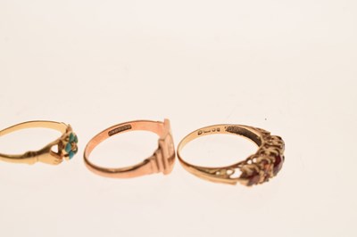 Lot 76 - Four antique and later rings, comprising a 'Forget me Not' turquoise and diamond gold ring