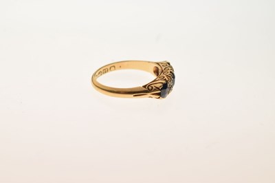 Lot 45 - Late Victorian 18ct gold, sapphire and diamond ring