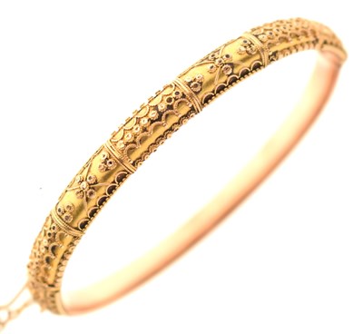 Lot 152 - Etruscan Revival hinged gold bangle