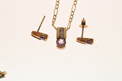 Lot 131 - 9ct gold amethyst pendant