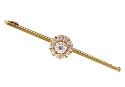 Lot 147 - Diamond cluster bar brooch