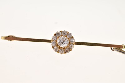 Lot 147 - Diamond cluster bar brooch