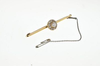 Lot 147 - Diamond cluster bar brooch