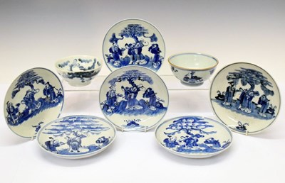 Lot 284 - Six blue and white porcelain saucer dishes and two bowls