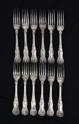 Lot 264 - Matched set of twelve early 19th century Kings Diamond pattern table forks