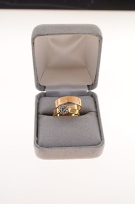 Lot 70 - 18ct gold illusion set single stone diamond ring