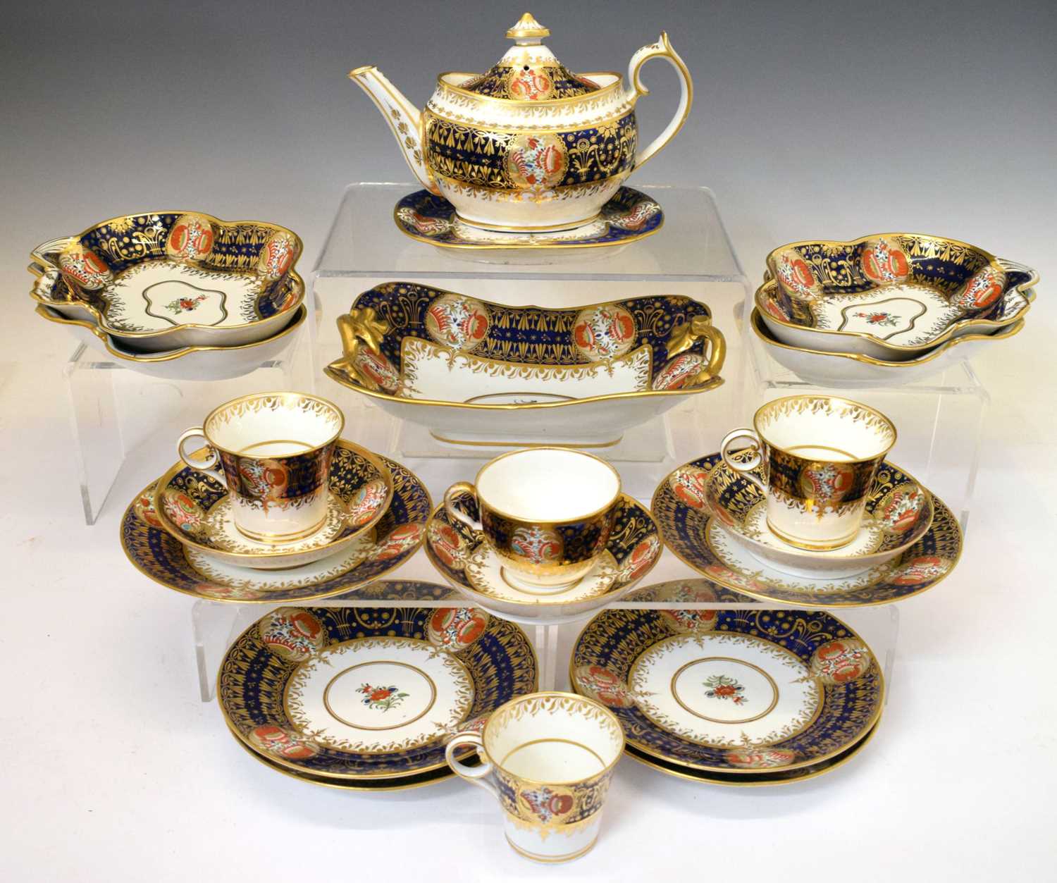 Lot 406 - Chamberlain Worcester part tea and dessert service