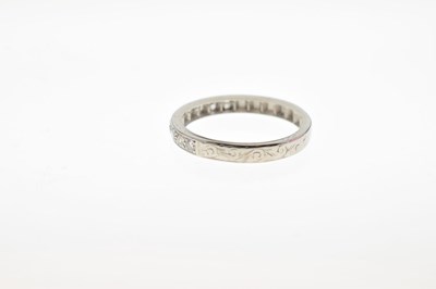 Lot 23 - Diamond eternity ring