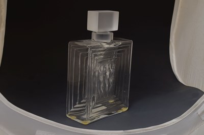 Lot 385 - Lalique Duncan perfume bottle