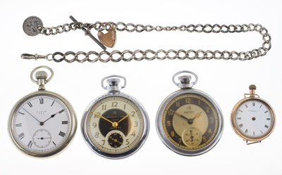 Lot 227 - Elgin military issue base metal pocket watch