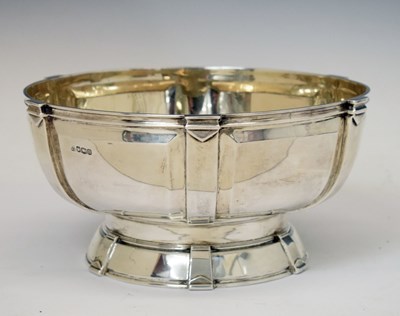 Lot 255 - George V silver fruit stand with Art Deco decoration