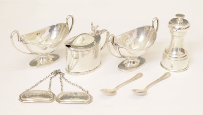 Lot 258 - Quantity of small silver, to include pair of pedestal salts  etc.