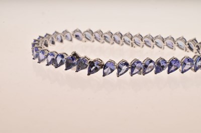 Lot 40 - Tanzanite bracelet