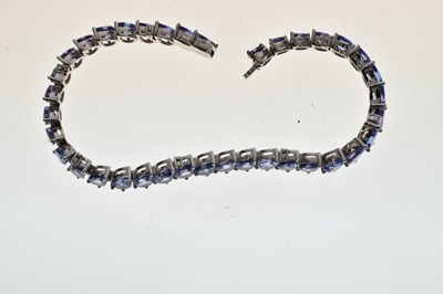 Lot 40 - Tanzanite bracelet