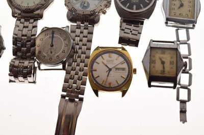 Lot 105 - Twelve gentleman's assorted wristwatches and watch heads