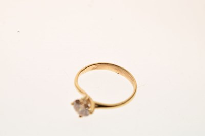 Lot 7 - Diamond single stone ring