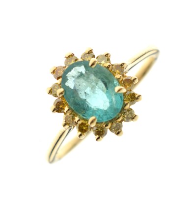Lot 28 - Emerald and yellow diamond cluster ring