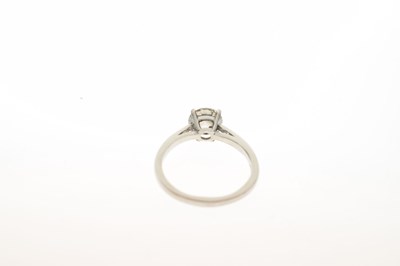 Lot 9 - Diamond single stone platinum ring