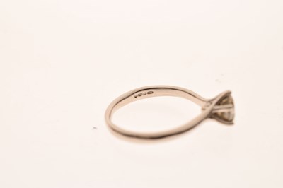 Lot 6 - Diamond single stone platinum ring