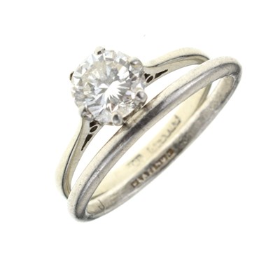 Lot 100 - Diamond single stone ring