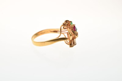 Lot 20 - Eastern yellow metal gem-set dress ring