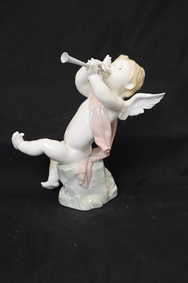 Lot 569 - Lladro - 'Angelic Serenade' 6837 porcelain figure