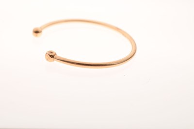 Lot 164 - 9ct gold torc bangle